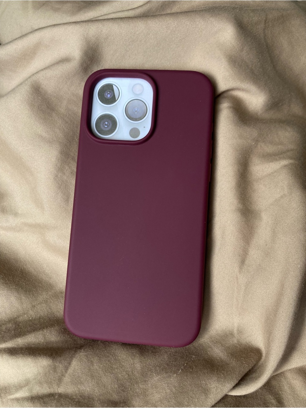 Elago Magnetic Silicone Case iPhone 15 ProMax in Burgundy
